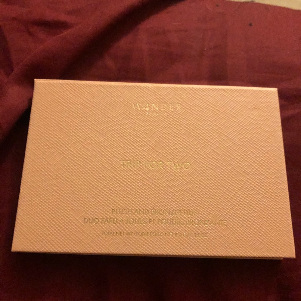 Blush and bronzer duo.